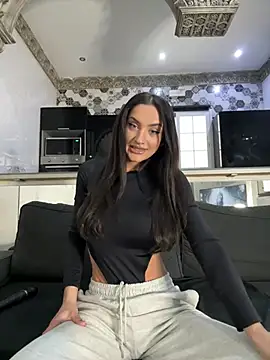 AylinRoss online show from February 2025 04:22:01 PM