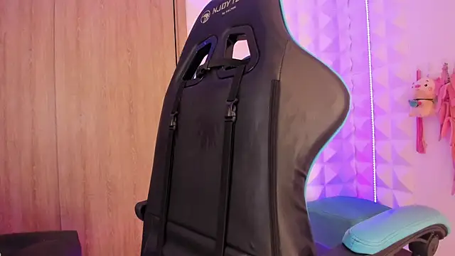 Jendralevis online show from September 2025 08:15:02 PM