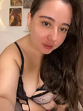 Snapshot of LunaGil1 chatting on June 2026 01:05:02 PM LunaGil1 online show from June 2026 01:05:02 PM