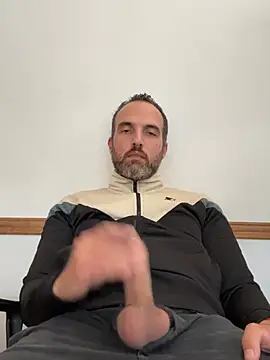 leon3875 online show from February 2026 03:23:01 PM