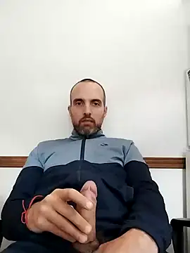 Snapshot of leon3875 chatting on December 2024 03:54:02 PM leon3875 online show from December 2024 03:54:02 PM