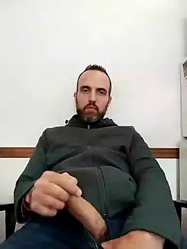 Snapshot of leon3875 chatting on December 2024 03:26:01 PM leon3875 online show from December 2024 03:26:01 PM