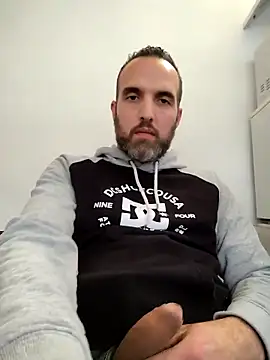 Snapshot of leon3875 chatting on September 2025 03:29:01 PM leon3875 online show from September 2025 03:29:01 PM