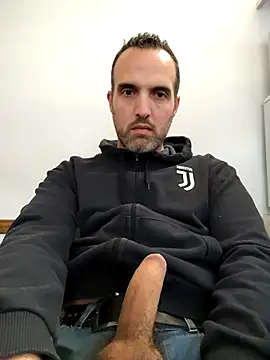 Snapshot of leon3875 chatting on October 2025 03:31:02 PM leon3875 online show from October 2025 03:31:02 PM