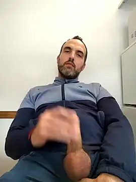 Snapshot of leon3875 chatting on October 2025 03:33:02 PM leon3875 online show from October 2025 03:33:02 PM