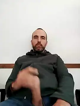 Snapshot of leon3875 chatting on December 2024 03:31:02 PM leon3875 online show from December 2024 03:31:02 PM