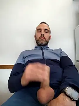 Snapshot of leon3875 chatting on December 2025 03:25:01 PM leon3875 online show from December 2025 03:25:01 PM