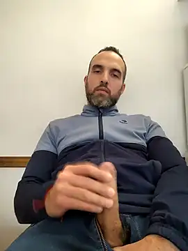 Snapshot of leon3875 chatting on September 2025 03:29:02 PM leon3875 online show from September 2025 03:29:02 PM