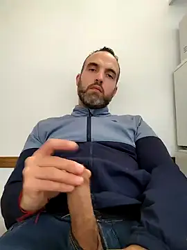 Snapshot of leon3875 chatting on September 2025 03:29:01 PM leon3875 online show from September 2025 03:29:01 PM