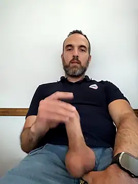 Snapshot of leon3875 chatting on December 2025 03:17:01 PM leon3875 online show from December 2025 03:17:01 PM