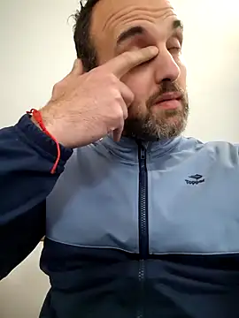 Snapshot of leon3875 chatting on October 2025 03:24:01 PM leon3875 online show from October 2025 03:24:01 PM