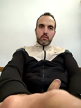 Snapshot of leon3875 chatting on October 2025 03:32:02 PM leon3875 online show from October 2025 03:32:02 PM