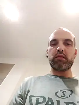 Snapshot of leon3875 chatting on December 2024 02:24:01 AM leon3875 online show from December 2024 02:24:01 AM