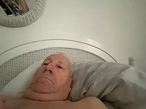 Bossinmidd12 online show from December 2024 07:49:02 AM