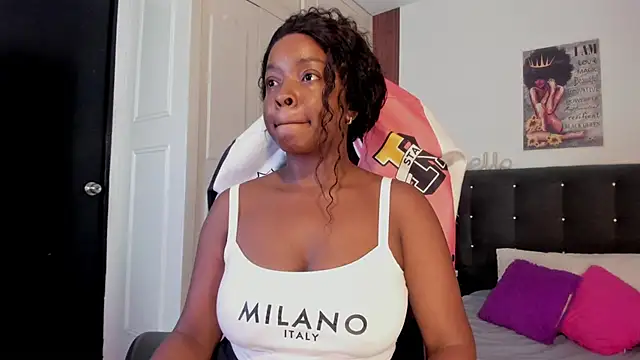 Reina Love2 online show from April 2026 01:50:01 PM