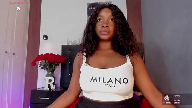 Reina Love2 online show from March 2026 03:18:01 PM