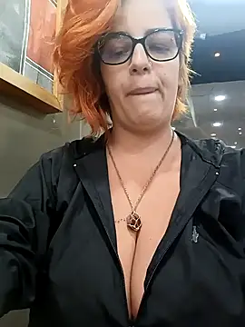 Snapshot of Escarlate4you_ chatting on October 2025 12:54:02 AM Escarlate4you online show from October 2025 12:54:02 AM