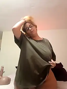 Snapshot of Escarlate4you_ chatting on November 2025 09:20:01 AM Escarlate4you online show from November 2025 09:20:01 AM