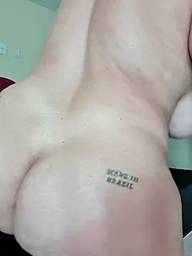 Escarlate4you  online show from April 2026 01:17:01 PM