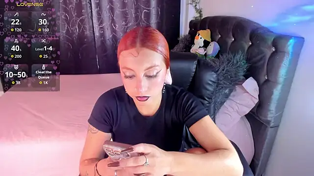 Violetaarey online show from April 2026 07:28:02 PM