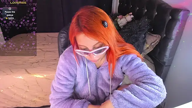 Violetaarey online show from April 2026 01:42:02 AM