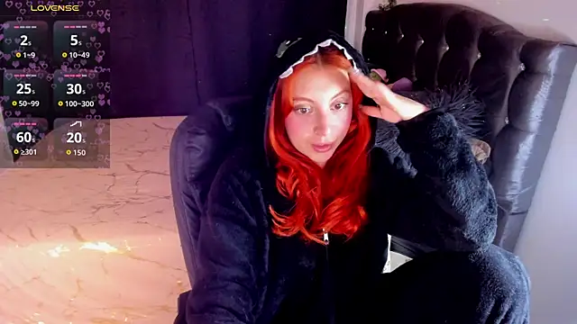 Violetaarey online show from April 2026 02:18:02 AM