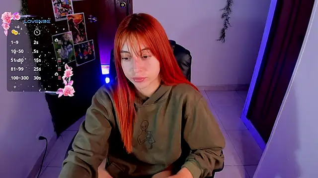 Violetaarey online show from November 2025 11:41:01 PM