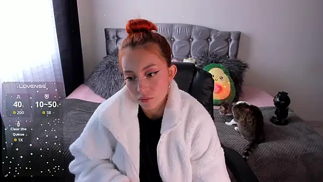 Violetaarey online show from March 2026 09:27:02 PM