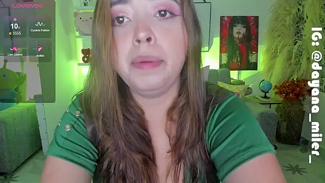 Snapshot of _dayana_miler chatting on March 2025 12:04:02 AM dayana miler online show from March 2025 12:04:02 AM