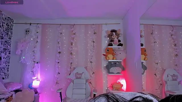 Snapshot of _dayana_miler chatting on February 2026 12:44:02 AM dayana miler online show from February 2026 12:44:02 AM