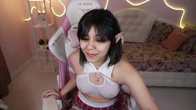 Snapshot of Triss_Moon chatting on March 2025 06:50:02 AM Triss Moon online show from March 2025 06:50:02 AM