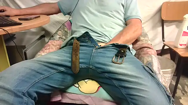 Snapshot of Giulio35_Pika chatting on September 2025 03:27:01 PM Giulio35 Pika online show from September 2025 03:27:01 PM