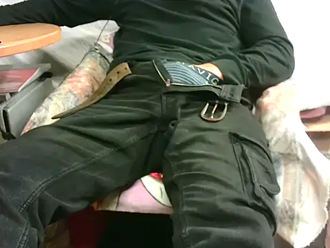 Snapshot of Giulio35_Pika chatting on December 2025 05:14:01 PM Giulio35 Pika online show from December 2025 05:14:01 PM