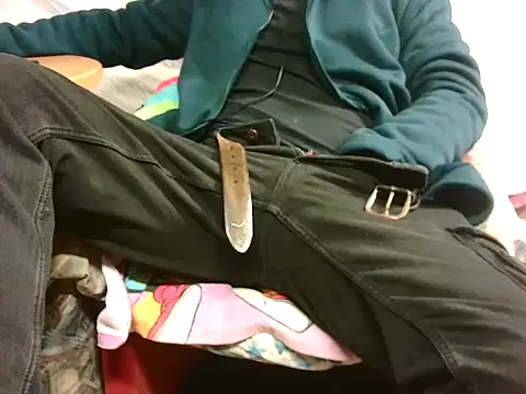 Snapshot of Giulio35_Pika chatting on November 2025 05:52:01 AM Giulio35 Pika online show from November 2025 05:52:01 AM