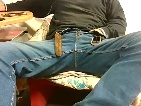 Snapshot of Giulio35_Pika chatting on October 2025 04:17:02 PM Giulio35 Pika online show from October 2025 04:17:02 PM