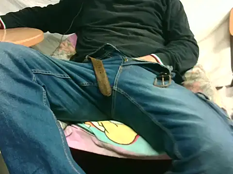 Snapshot of Giulio35_Pika chatting on October 2025 07:37:02 PM Giulio35 Pika online show from October 2025 07:37:02 PM