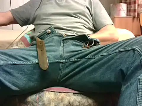 Giulio35 Pika online show from April 2026 04:00:01 PM