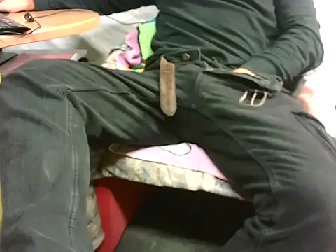 Snapshot of Giulio35_Pika chatting on December 2025 08:52:01 PM Giulio35 Pika online show from December 2025 08:52:01 PM