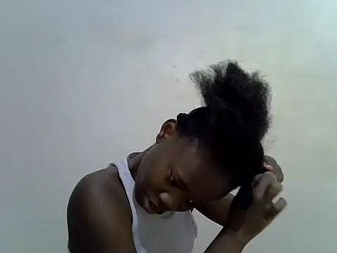 hey its andreana online show from October 2025 07:46:01 PM