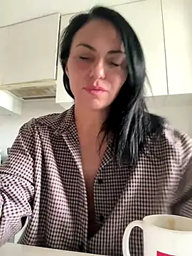 Snapshot of KimKelly13 chatting on October 2025 08:27:02 AM KimKelly13 online show from October 2025 08:27:02 AM