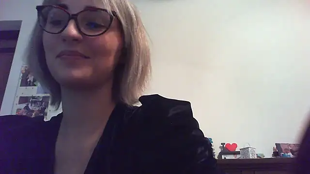Snapshot of sexy_blondie92 chatting on January 2025 11:44:02 PM sexy blondie92 online show from January 2025 11:44:02 PM