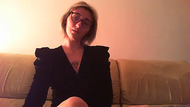 Snapshot of sexy_blondie92 chatting on January 2025 10:23:01 PM sexy blondie92 online show from January 2025 10:23:01 PM