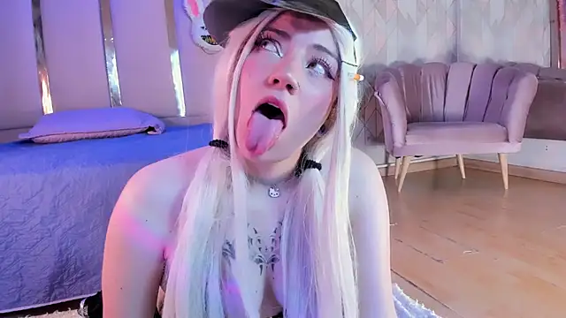 Snapshot of Broklinwhite_ chatting on December 2025 03:06:01 PM Broklinwhite online show from December 2025 03:06:01 PM