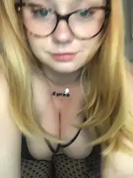 chloetarducci online show from March 2025 05:20:01 PM