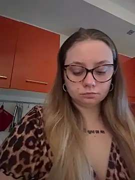 chloetarducci online show from March 2026 11:21:01 AM