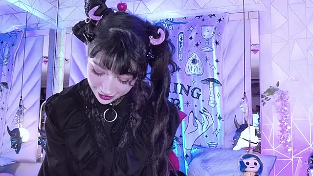 zephirahabney online show from November 2025 02:55:01 PM