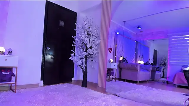 zephirahabney online show from March 2025 05:41:02 PM