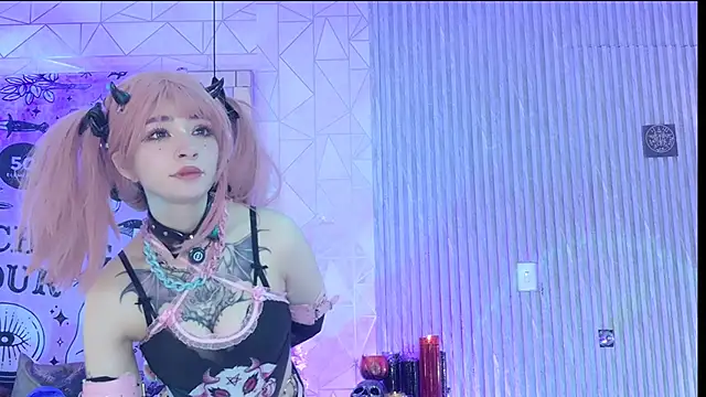 zephirahabney online show from December 2025 03:10:02 PM