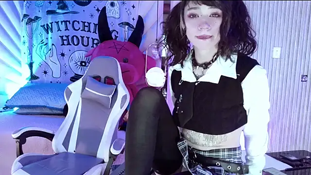 zephirahabney online show from November 2025 03:05:02 PM