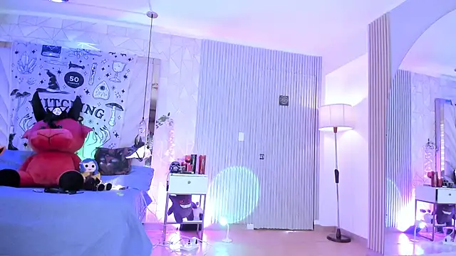 zephirahabney online show from October 2025 02:38:02 PM